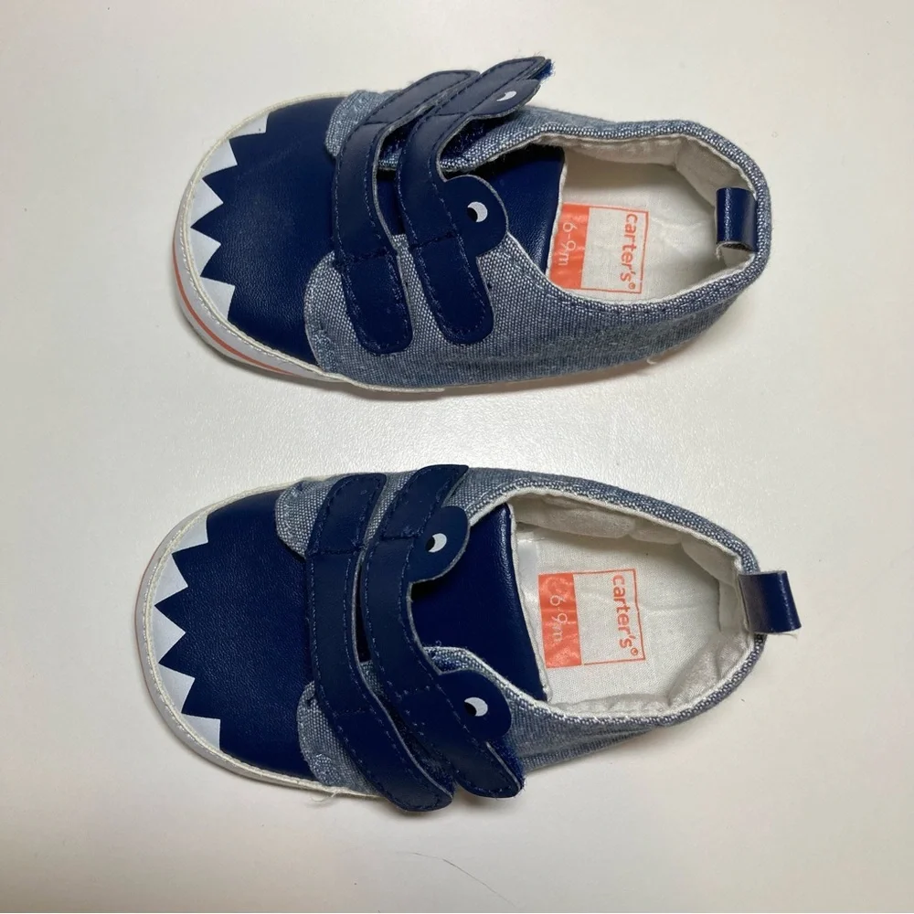 🌺 Carter's Baby Infant Boy's Size 6-9 M Blue Shark Eyes Teeth